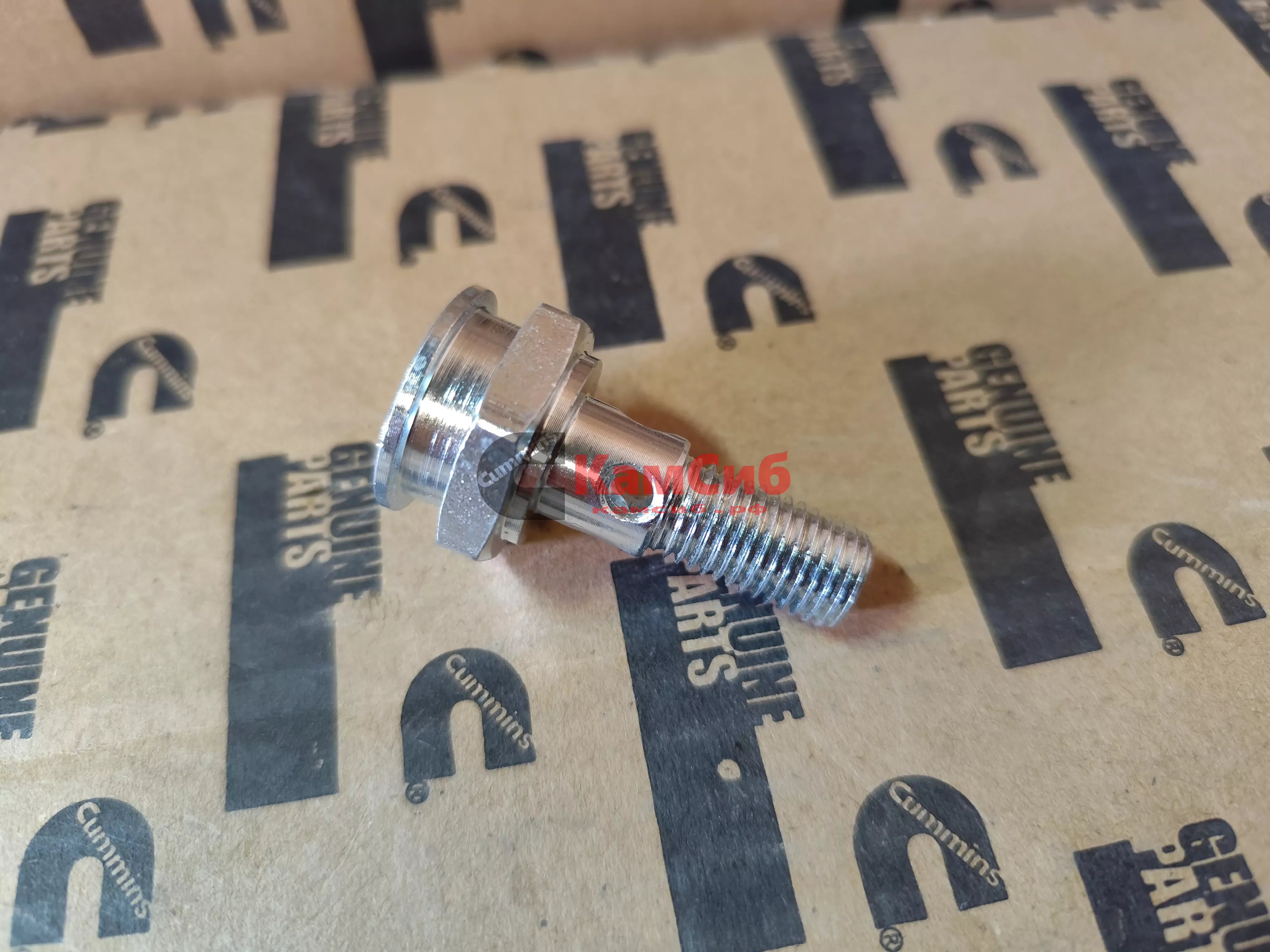 Штуцер-разъеденитель трубки обратки ISBe (Евро4-5)/АНАЛОГ